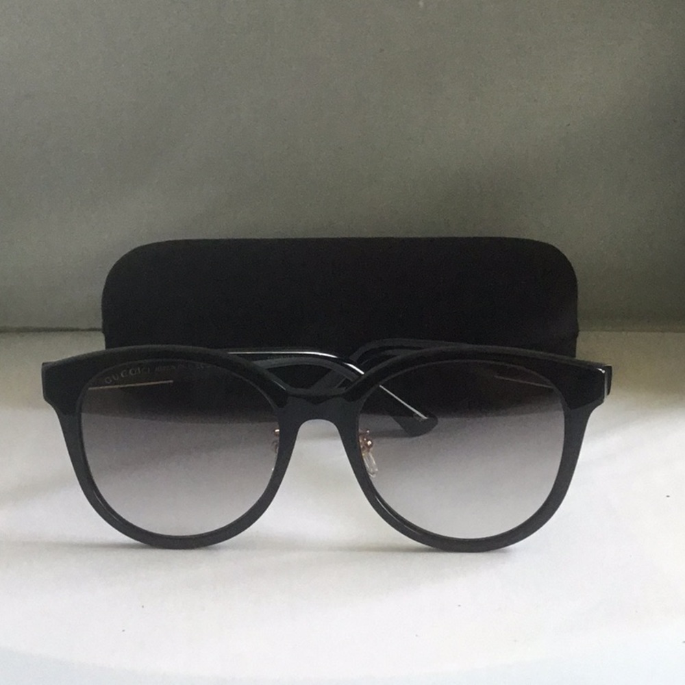 GUCCI SUNGLASSES WOMEN.